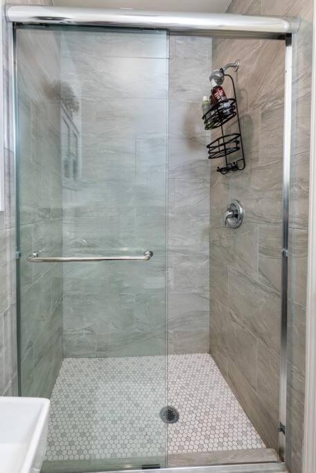 Appartamento Chic And Spacious 3br Gem In La