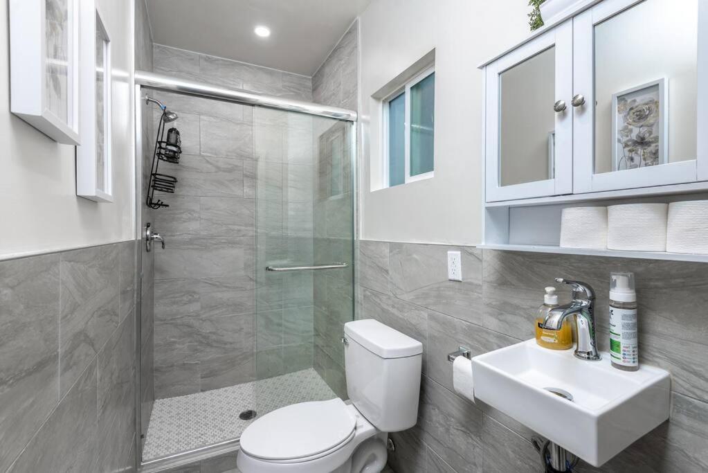 Appartamento Chic And Spacious 3br Gem In La